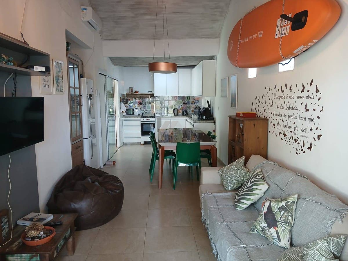 Casa 3 dormitórios com suite a venda Praia da Daniela Florianopolis