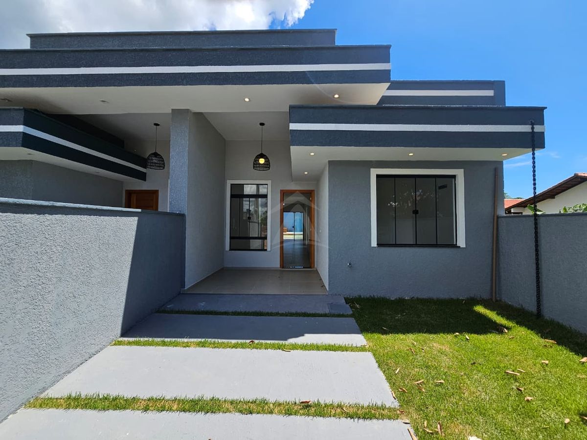 Casa com piscina, 3 quartos sendo 1 suíte, barra do saí