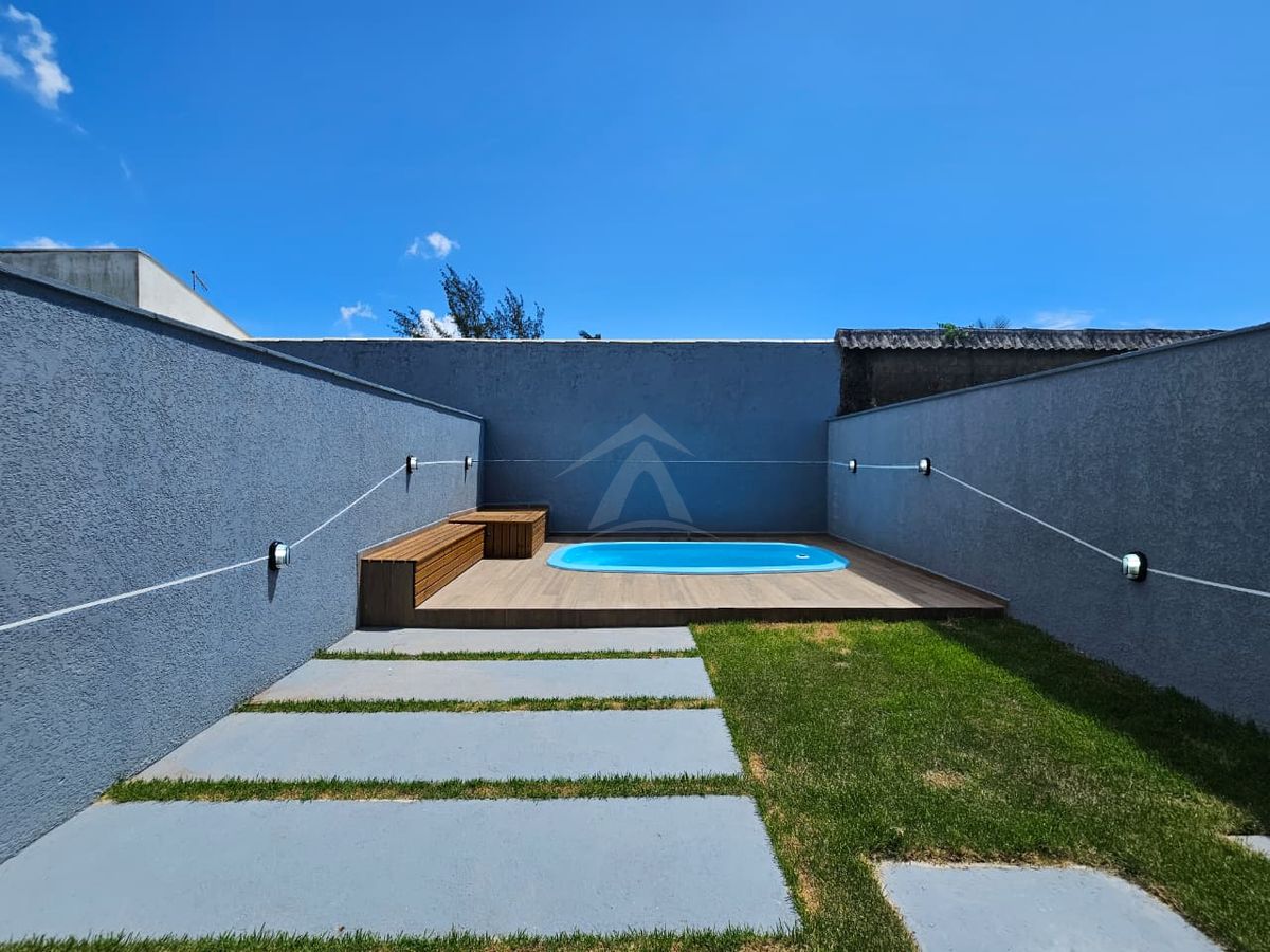 Casa com piscina, 3 quartos sendo 1 suíte, barra do saí