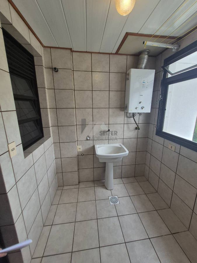 Apartamento de 3 quartos para alugar centro