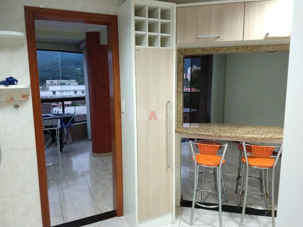 Apartamento 1 Suíte + 2 no Centro