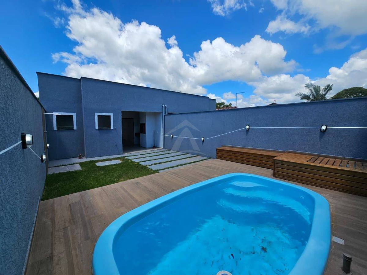 Casa com piscina, 3 quartos sendo 1 suíte, barra do saí