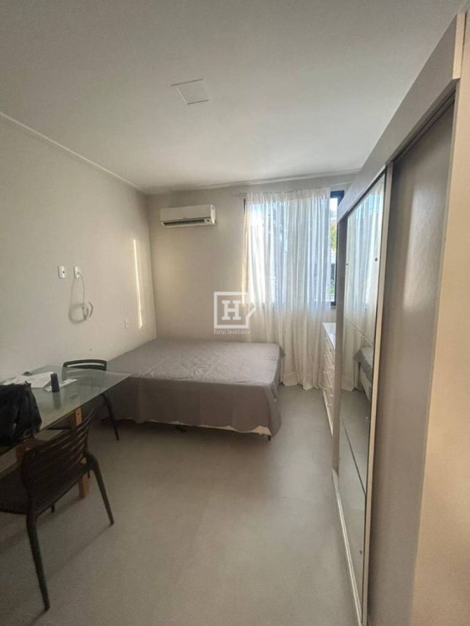 Casa de Condomínio com 4 quartos - Aracaju