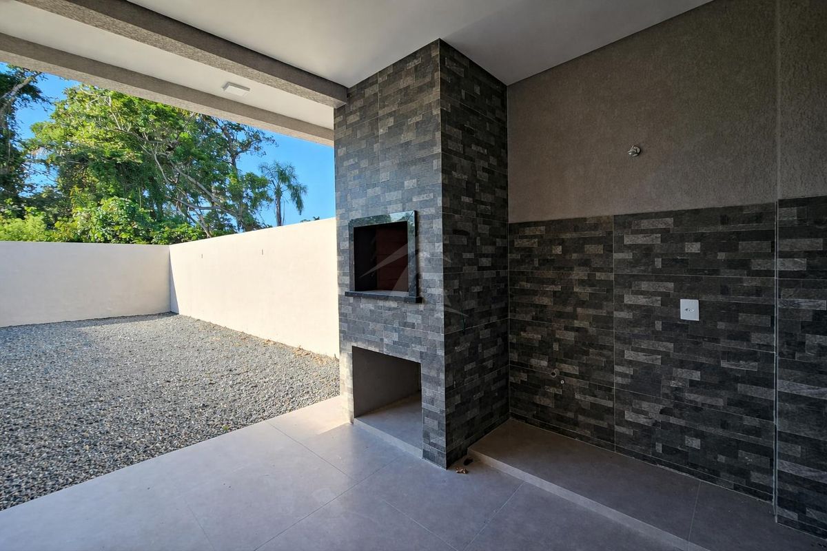 Casa, 3 quartos sendo 1 suite, bal. Brandalize