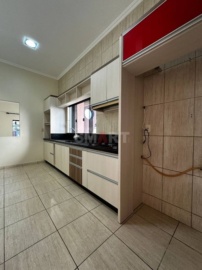 Casa Semimobiliada Suíte + 02 Dormitórios em Três Rios
