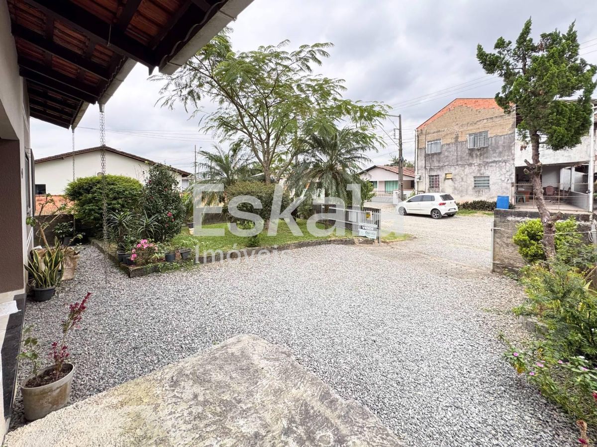 Casa Semimobiliada Com 01 Suíte + 02 Quartos Avaí - Guaramirim