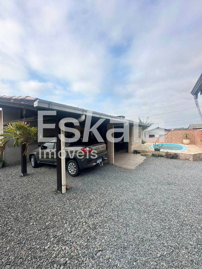 Casa Com 02 Dormitórios e Piscina Chico de Paulo - Jaraguá do Sul