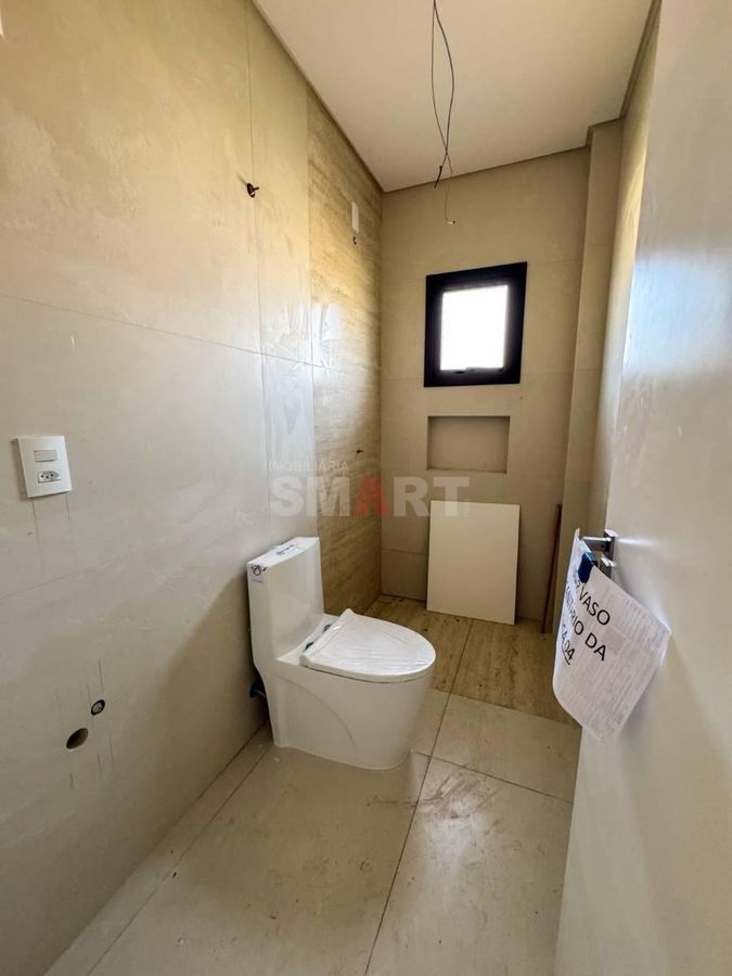 Casa Geminada com 01 Suíte e 02 Quartos no bairro Vila Lalau