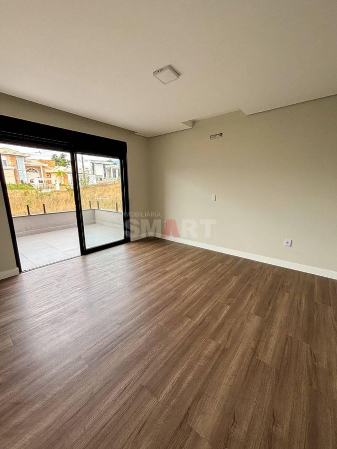 Casa com Elevador e 3 Andares Alto Padrão no Tifa Martins