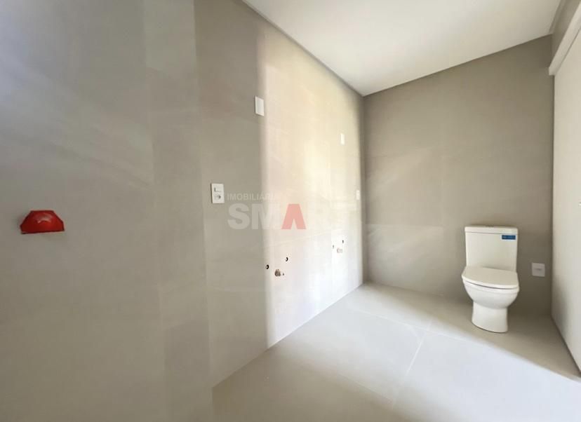 Apartamento com 1 suíte master + 2 demi suítes