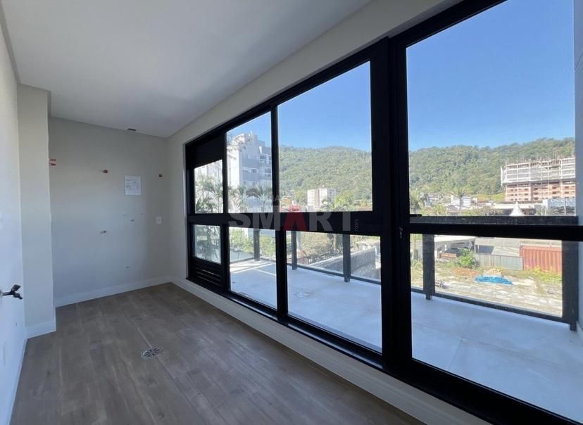 Apartamento com 1 suíte master + 2 demi suítes