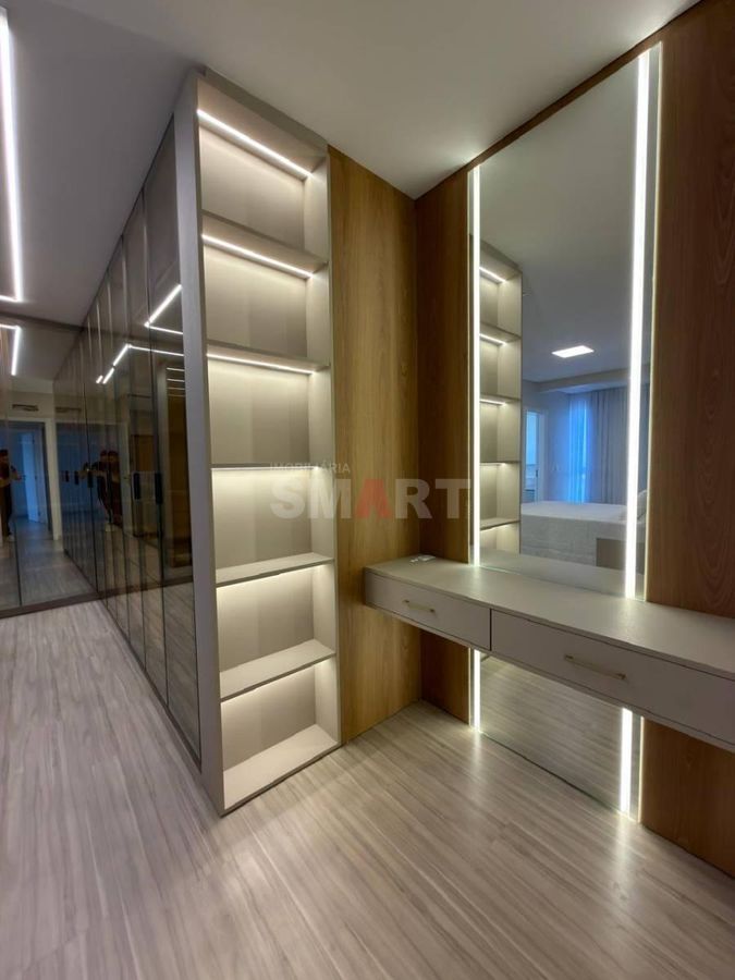 Apartamento no Centro com 3 Suítes e 2 Vagas de Garagem
