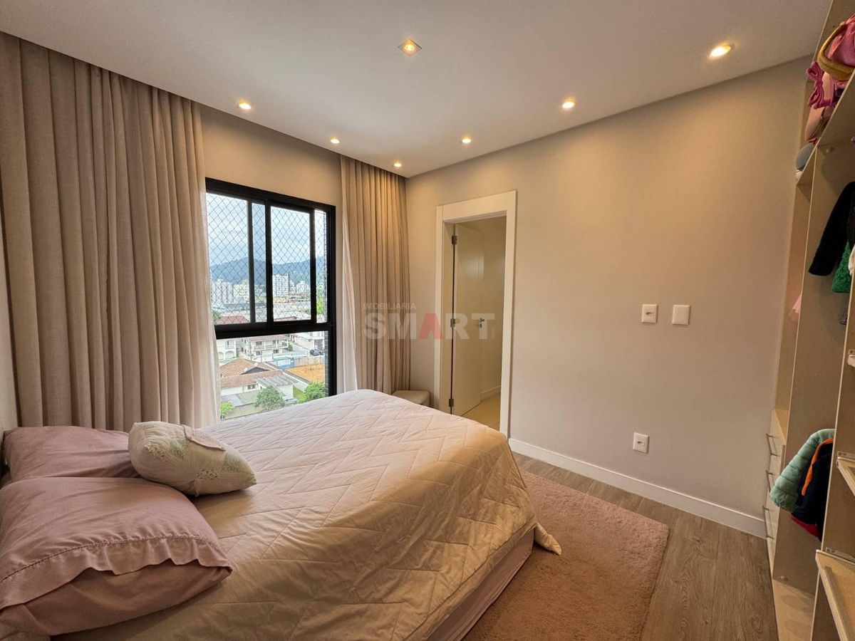 Apartamento Semimobiliado com 3 Suítes à Venda no Jaraguá Esquerdo