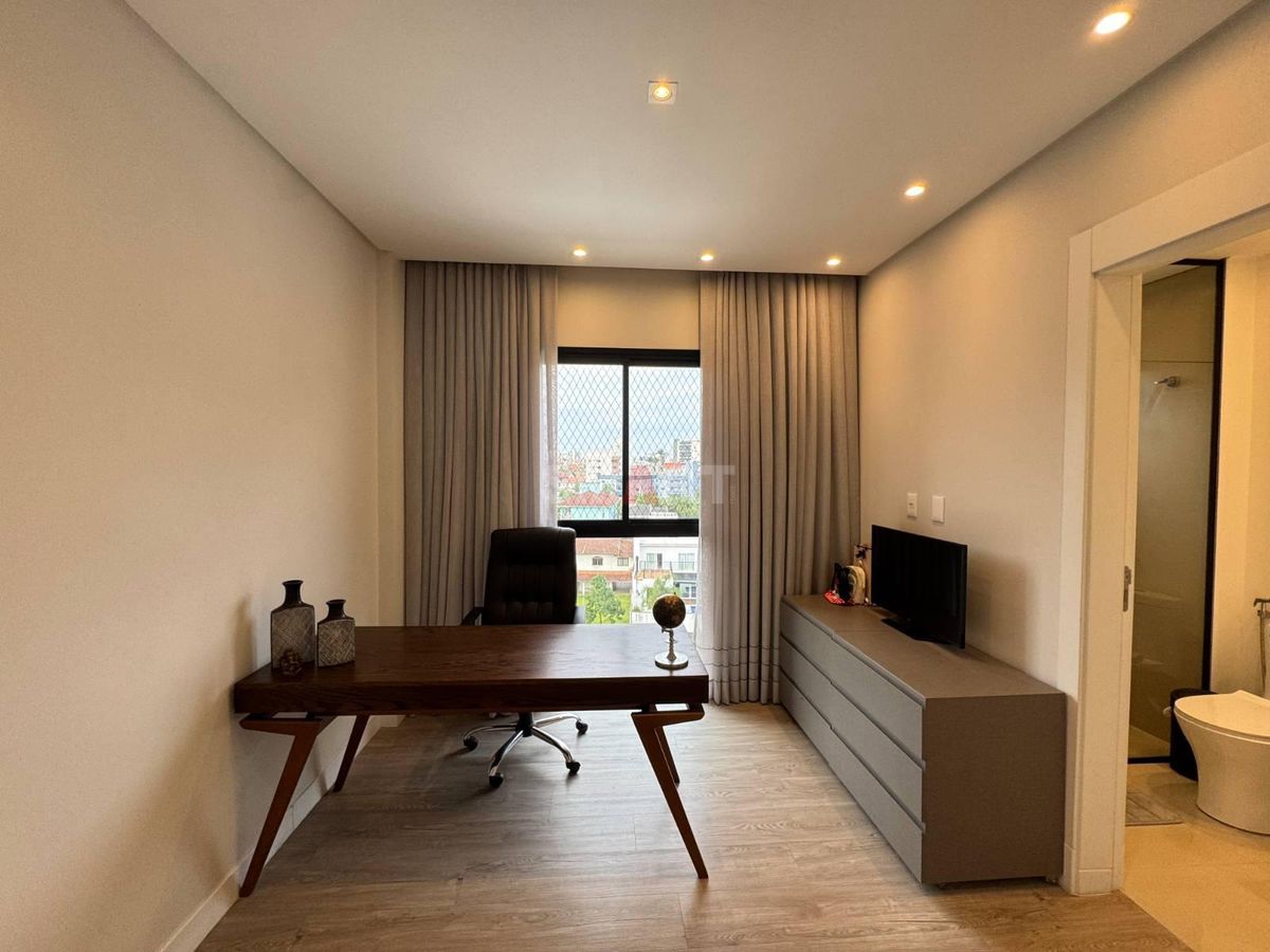 Apartamento Semimobiliado com 3 Suítes à Venda no Jaraguá Esquerdo