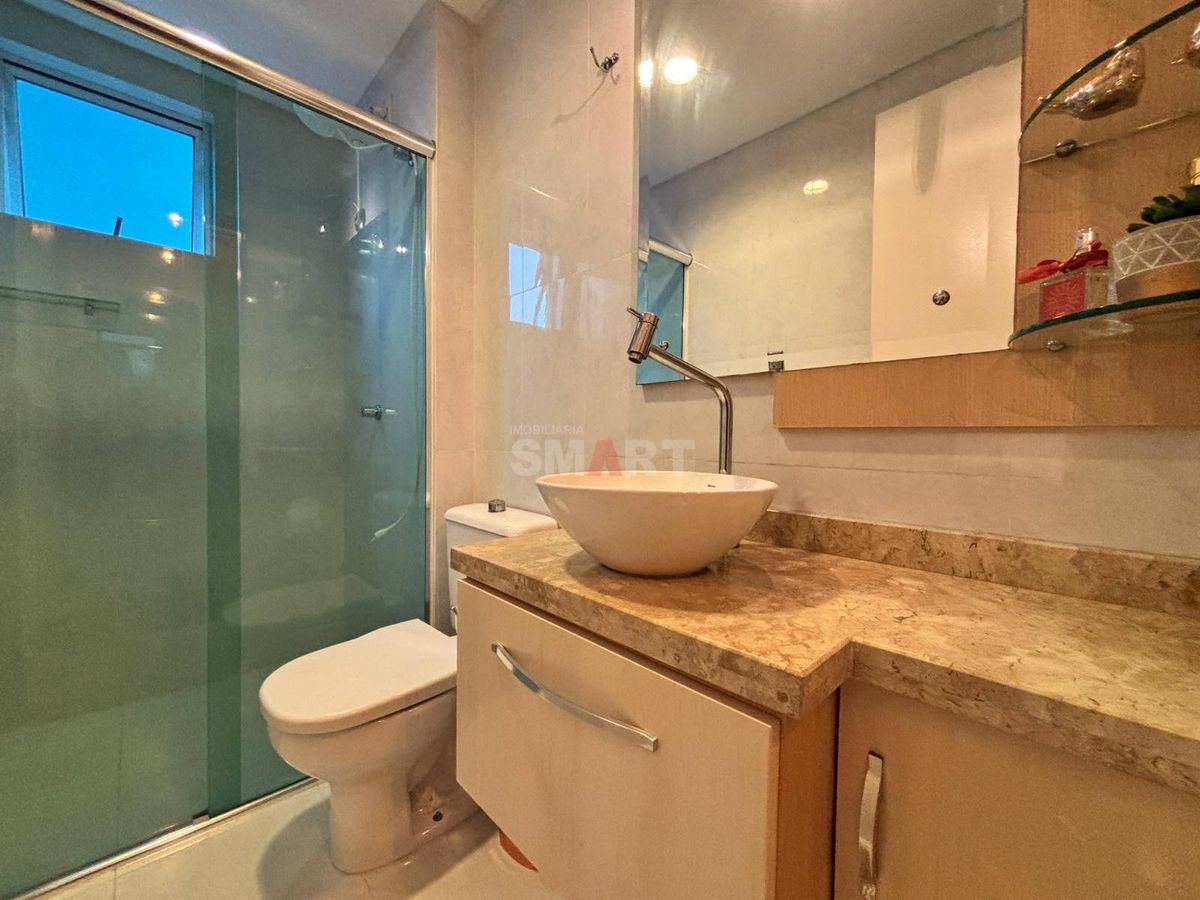 Apartamento 3 quartos (1 suíte) semimobiliado no Czerniewicz