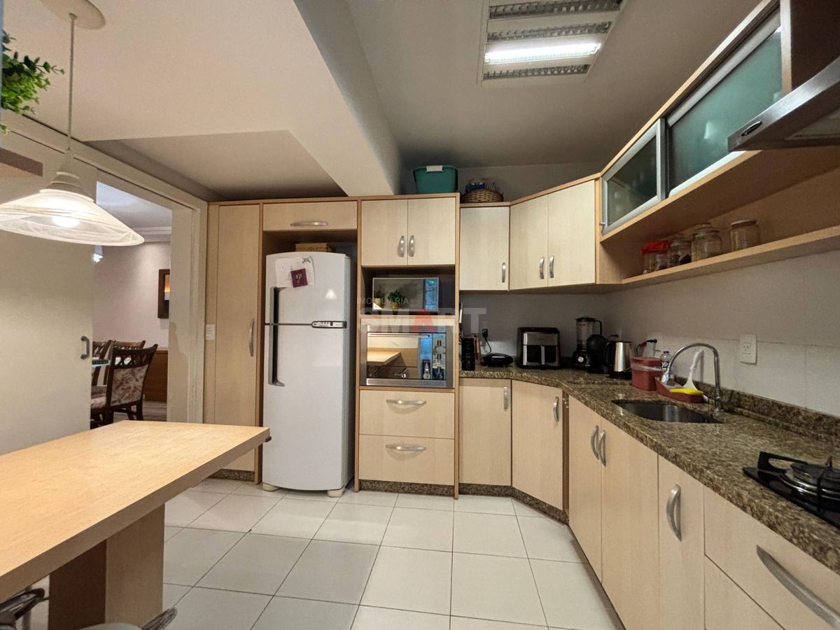 Apartamento 3 quartos (1 suíte) semimobiliado no Czerniewicz