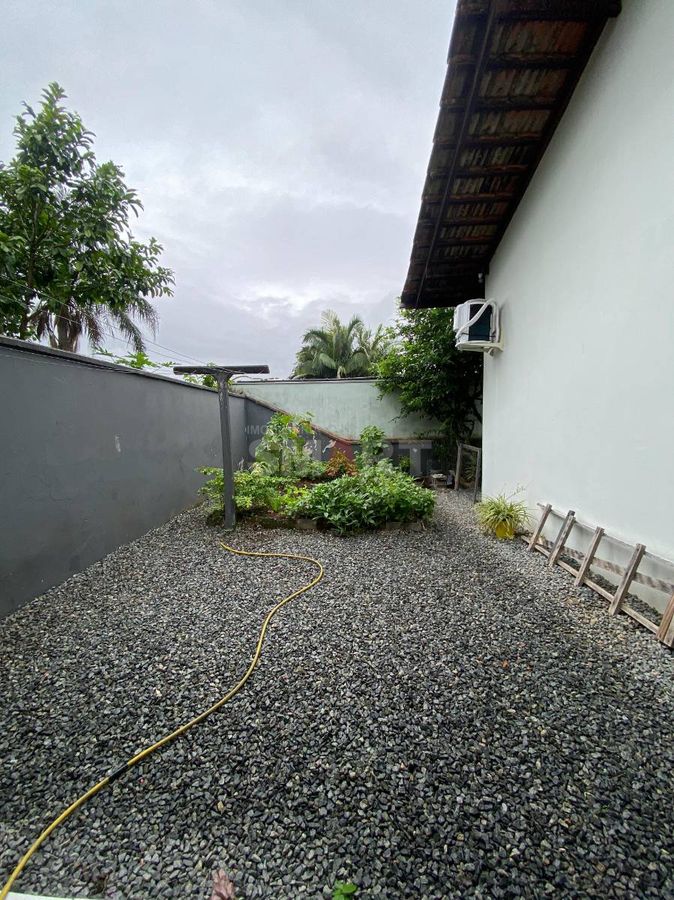 Casa com 4 Quartos à Venda em Três Rios do Sul
