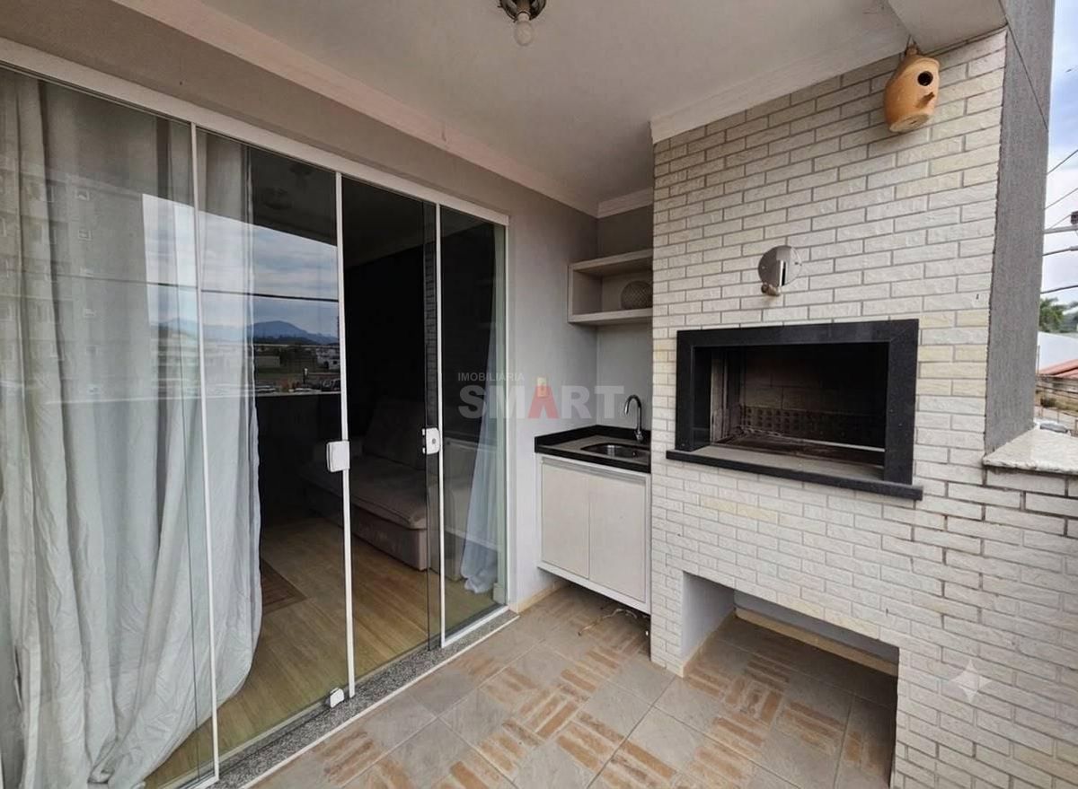 Apartamento com 2 quartos e Ampla Área Externa no Água Verde