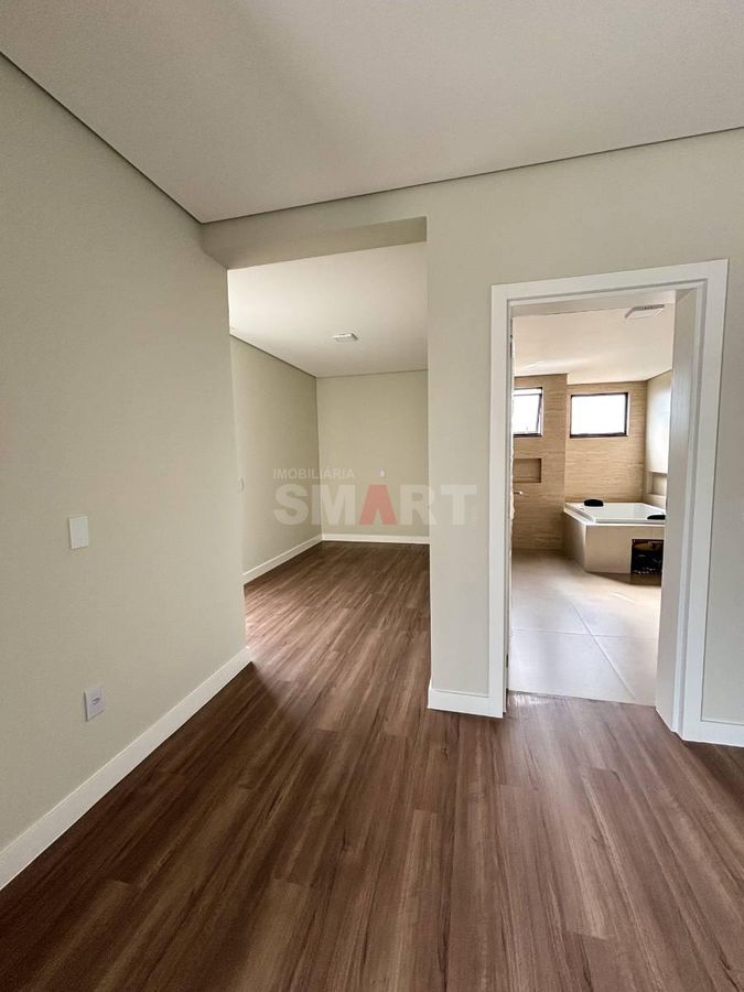 Casa com Elevador e 3 Andares Alto Padrão no Tifa Martins