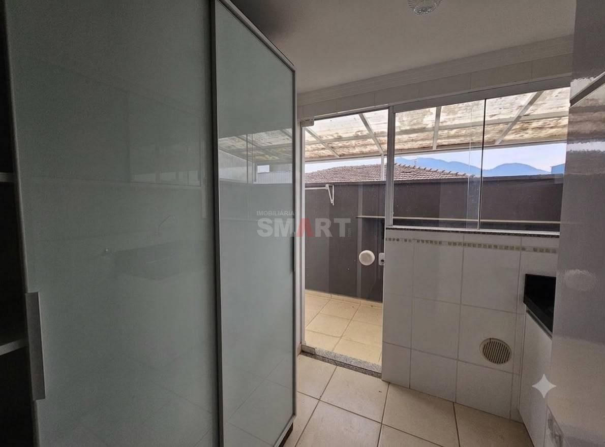 Apartamento com 2 quartos e Ampla Área Externa no Água Verde