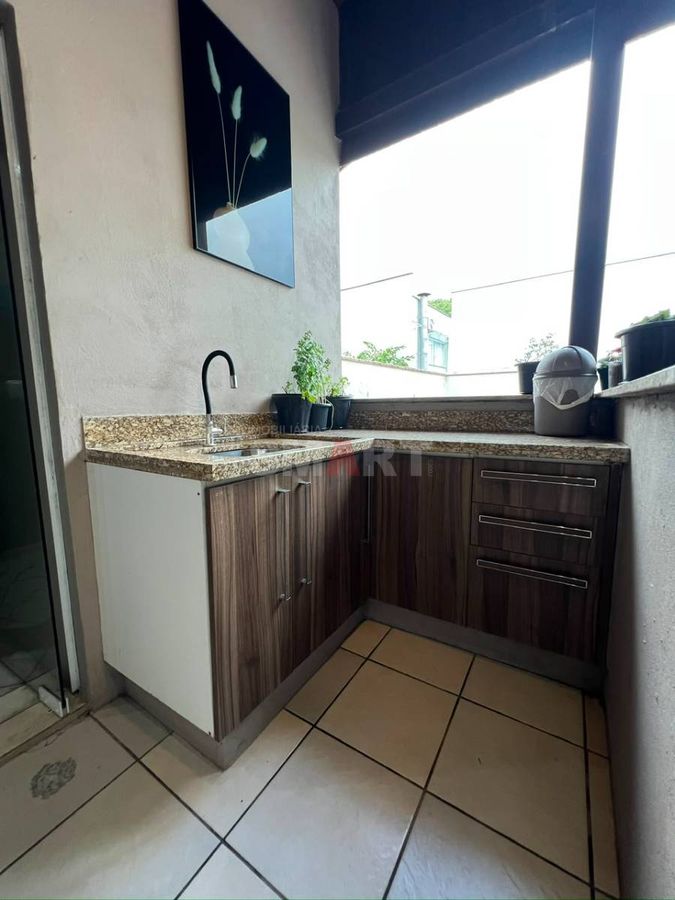 Casa com Piscina 1 Suíte e 2 Quartos no Centro de Jaraguá do Sul