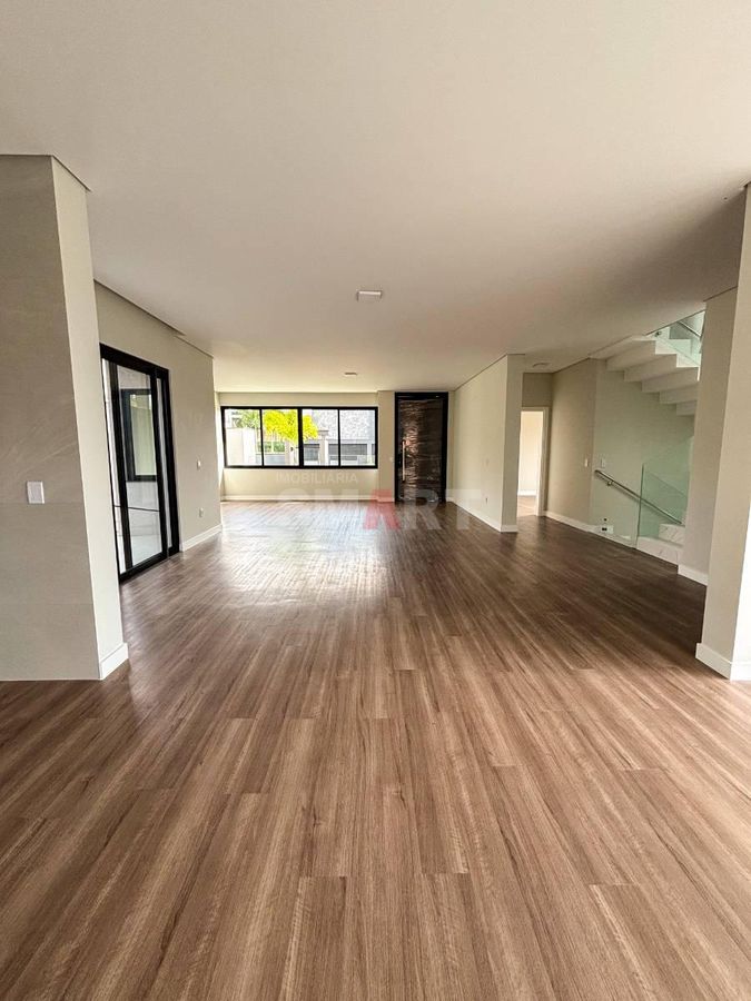 Casa com Elevador e 3 Andares Alto Padrão no Tifa Martins