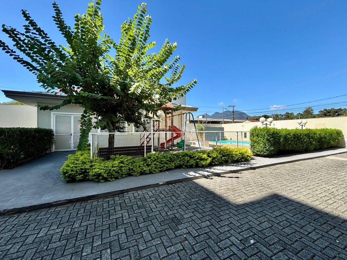 Apartamento 3 quartos (1 suíte) semimobiliado no Czerniewicz