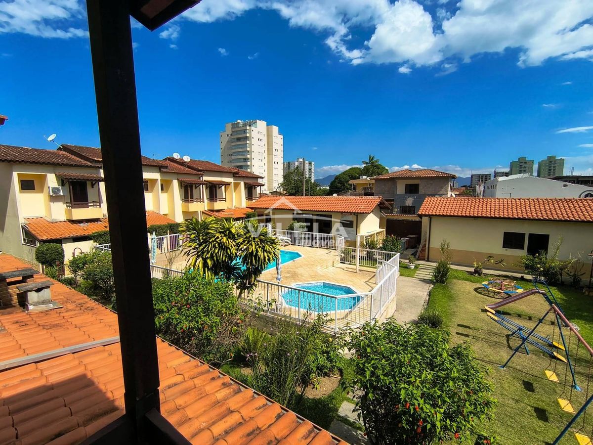 Sobrado em Condomínio com 2 Dormitórios-Ótima Localização no Indaiá -Caraguatatuba-Sp!!!