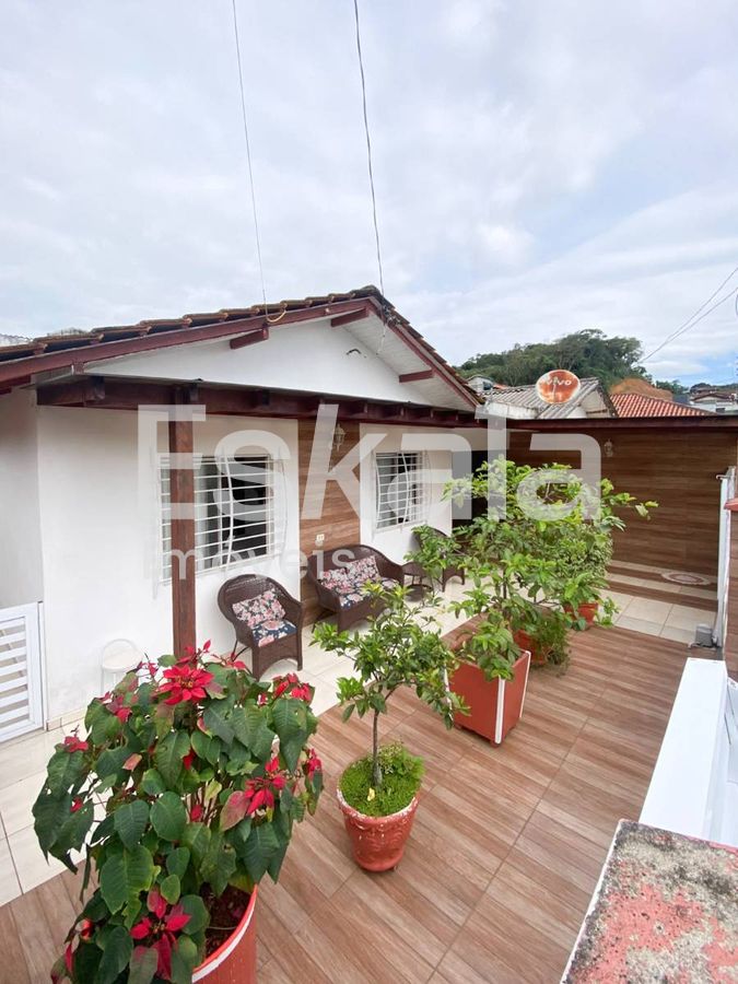 Casa, 4 quartos, 141 m² - Foto 1