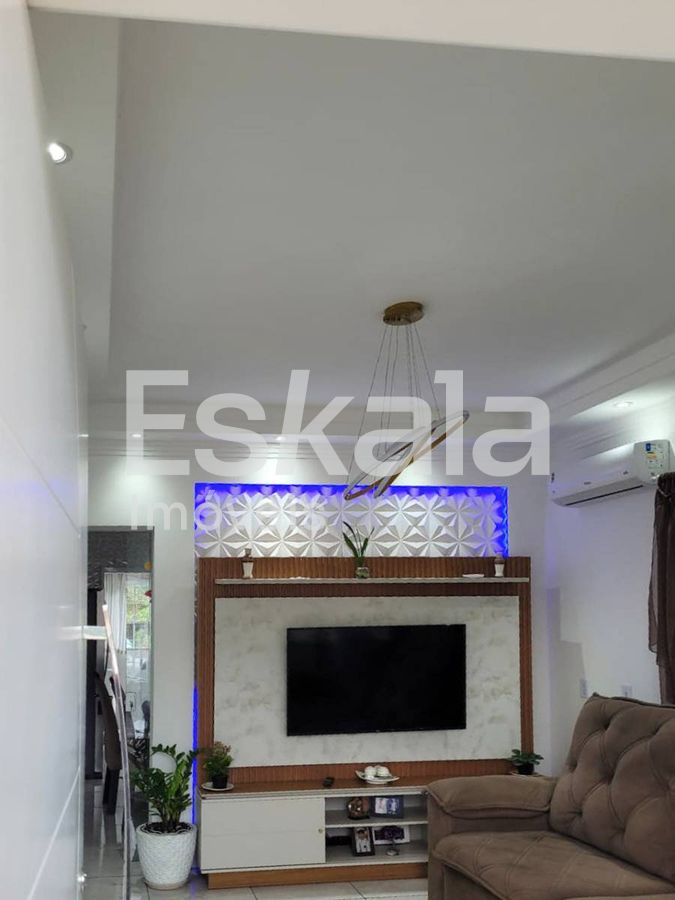 Casa Semimobiliada Com 01 Suíte + 02 Dormitórios Santo Antônio - Jaraguá do Sul