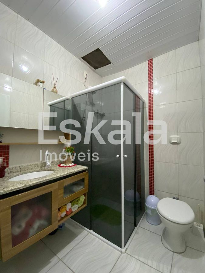 Casa com 03 Quartos e 04 Vagas de Garagem Amizade - Jaraguá do Sul