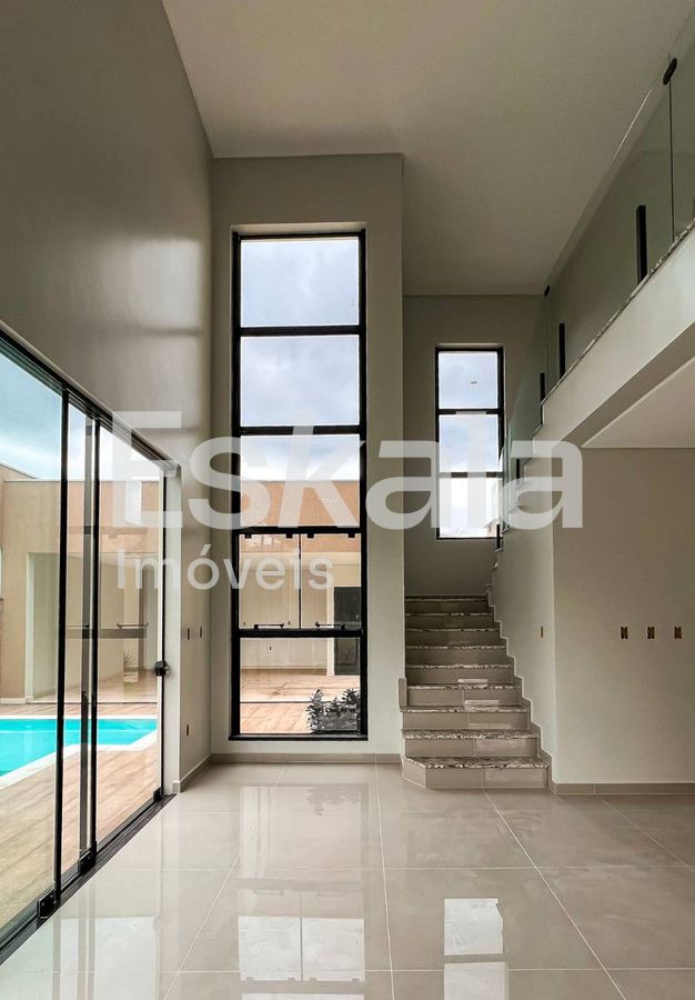 Casa Alto padrão Contendo 01 Suíte + 02 Dormitórios Jaragua 99 - Jaragua do Sul