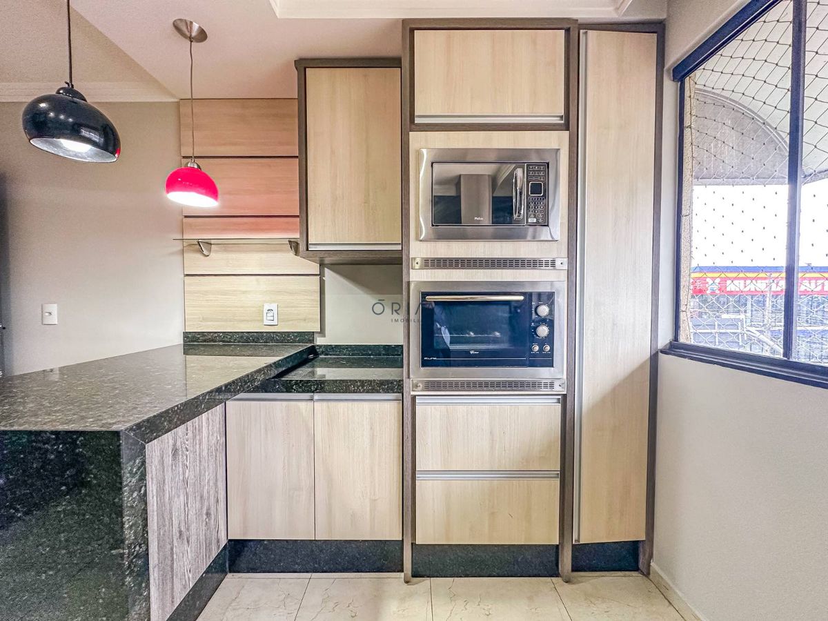 Apartamento semimobiliado para locação com 1 suíte + 2 quartos, 1 vaga de garagem, CENTRO - TOLEDO/PR