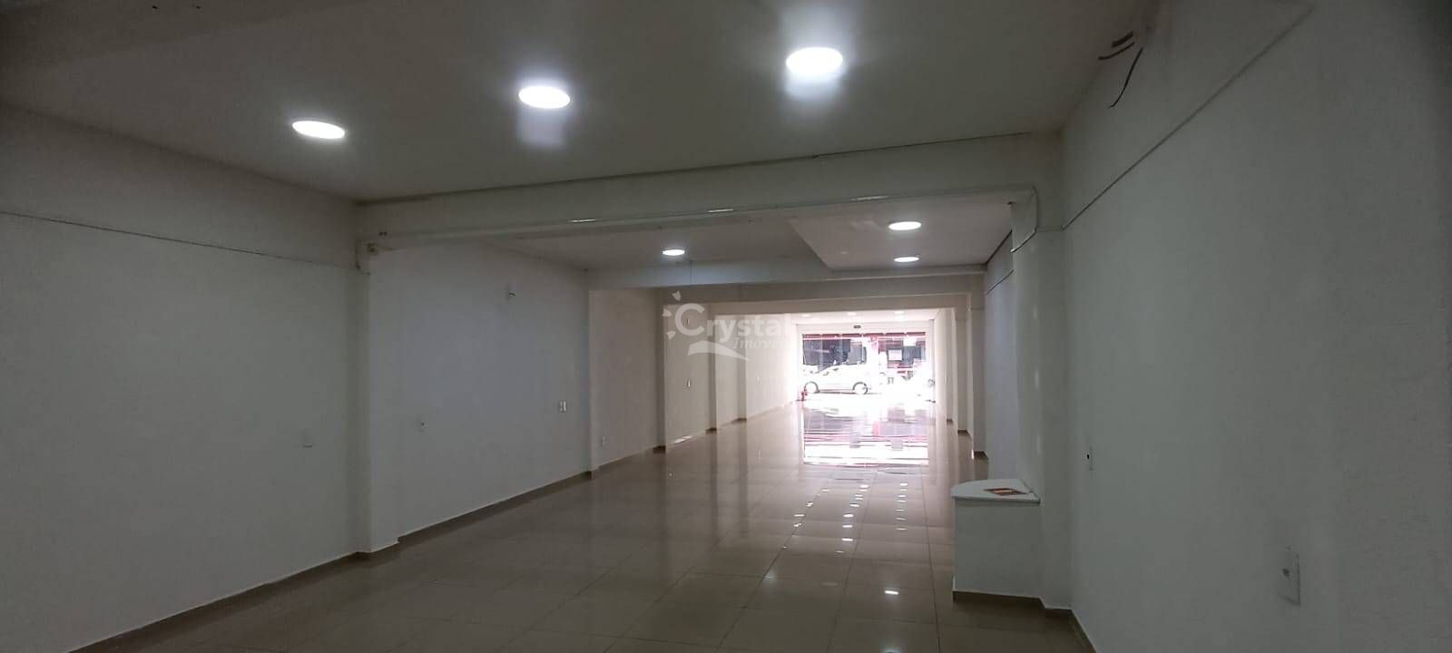 Ponto Comercial com Salão, 2 Banheiros e Cozinha em Centro - Avaré. Foto 2