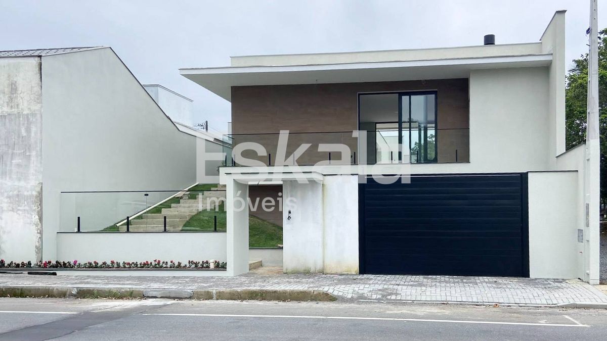 Casa, 3 quartos, 190 m² - Foto 1