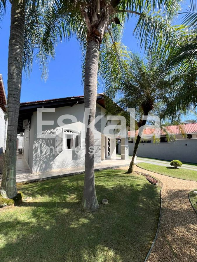 Casa Semimobiliada Com 415m² De Terreno Chico de Paulo - Jaraguá do Sul