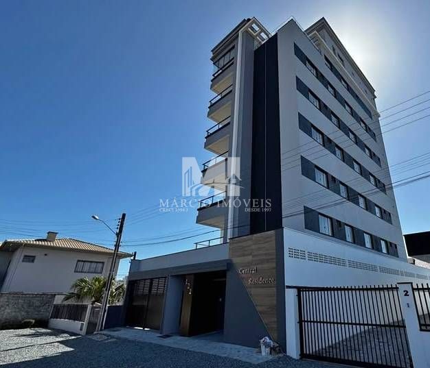 Apartamento com arquitetura moderna- centro- barra velha/sc.