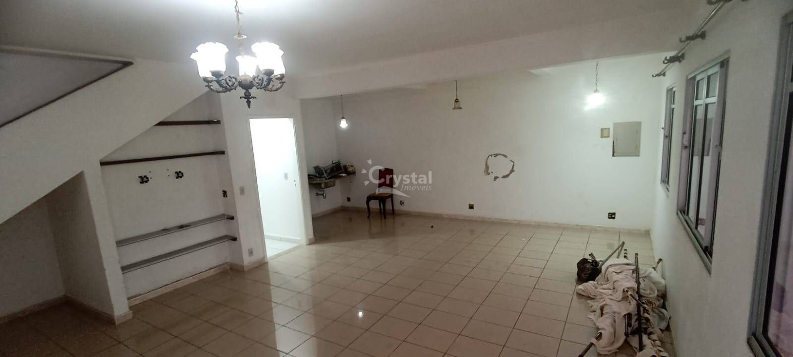 Casa para Alugar com 3 Suítes, Sala Ampla, Edícula e Garagem no Centro - Avaré. Foto 2