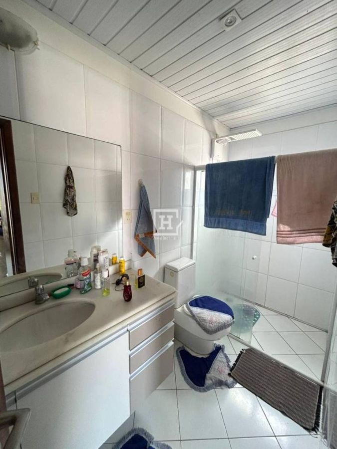 Casa com 5 quartos à Venda, Atalaia - Aracaju