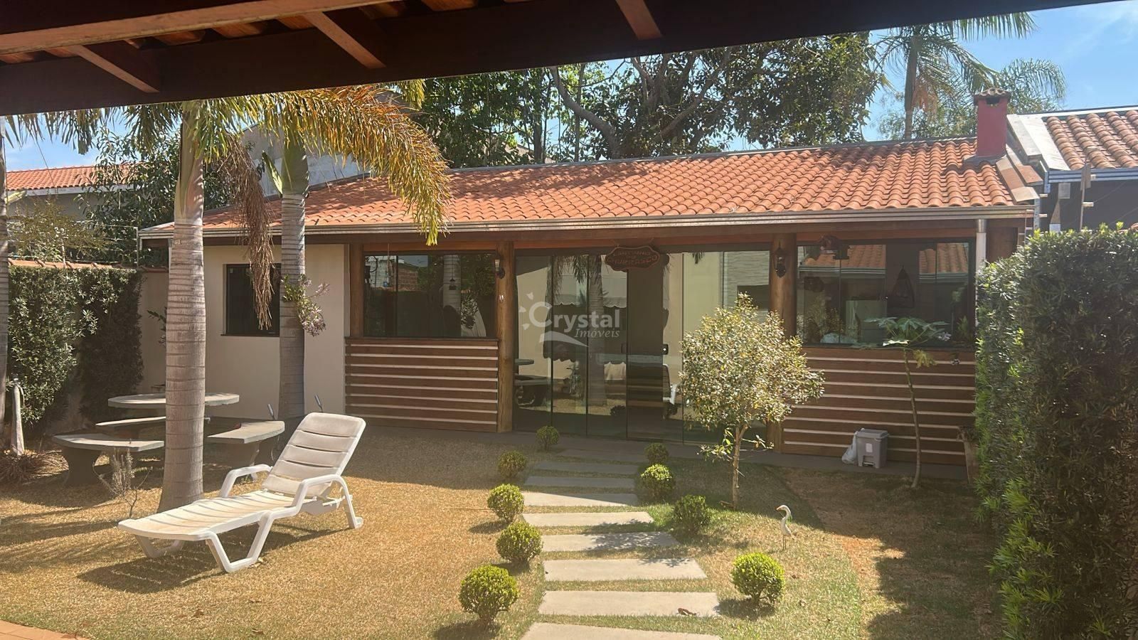 Casa à Venda com 3 Quartos, Área Gourmet e Garagem para 3 Carros em Vila Cidade Jardim - Avaré. Foto 2