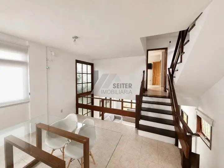 Casa de 5 Quartos no Itacorubi