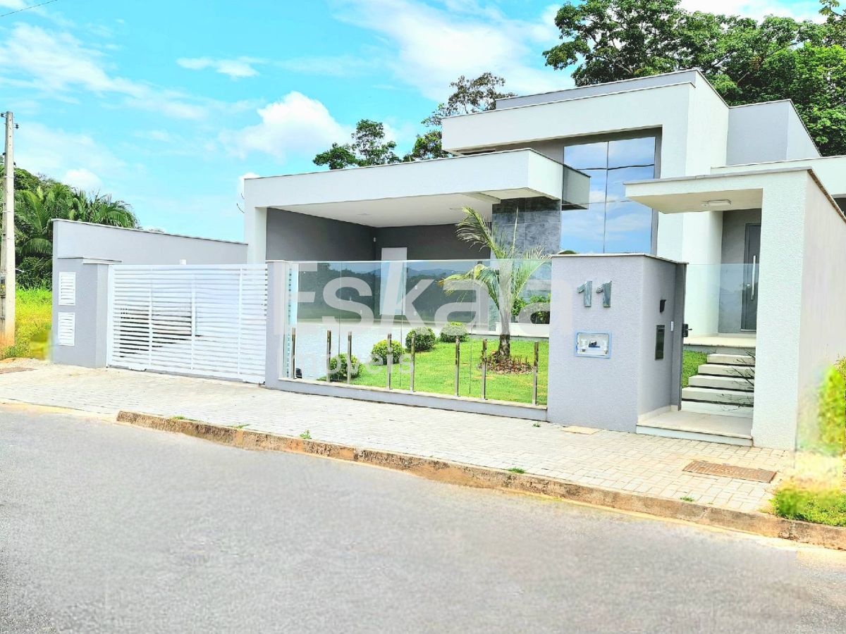 Casa Alto Padrão com 03 Suítes - Bairro Barra do Rio Cerro, Jaraguá do Sul