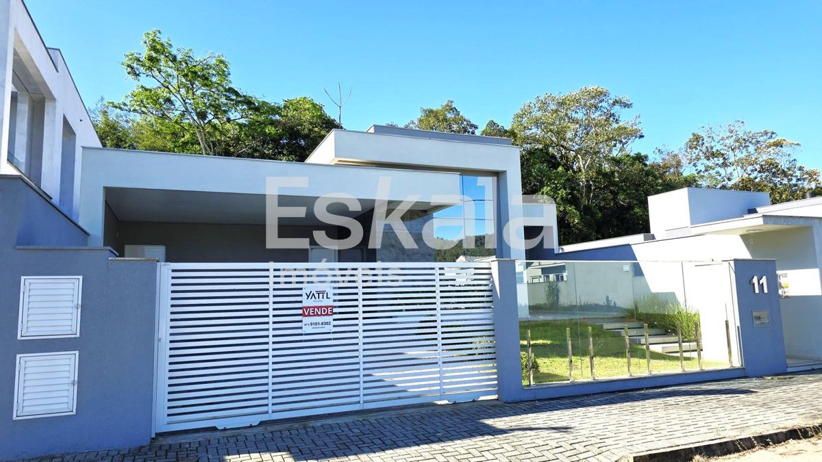 Casa Alto Padrão com 03 Suítes - Bairro Barra do Rio Cerro, Jaraguá do Sul