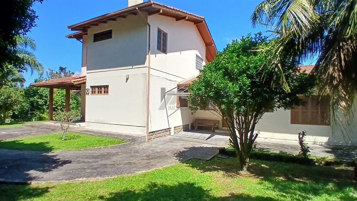 Casa a venda de 4 suites terreno grande Santo Antonio de Lisboa Florianopolis