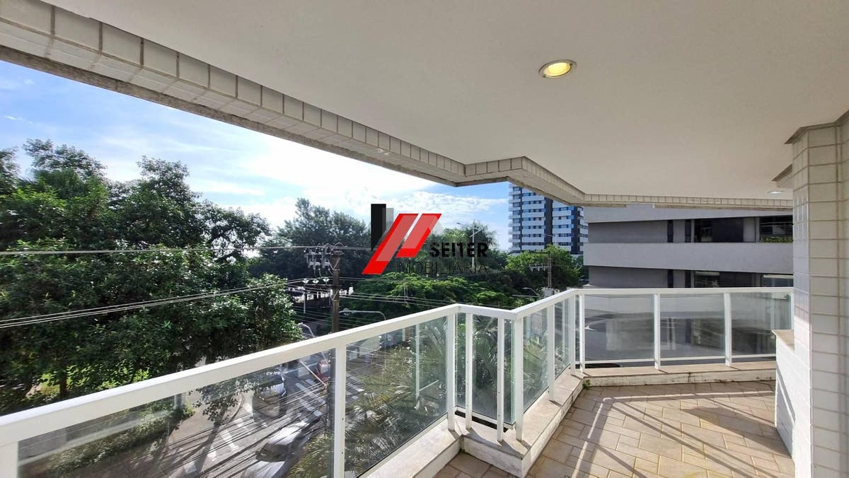 Apartamento a venda na Beira Mar Norte de Florianópolis