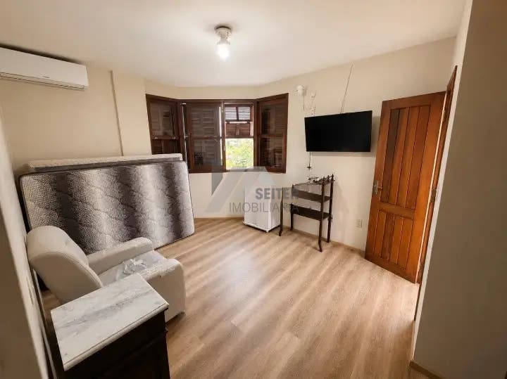 Casa de 5 Quartos no Itacorubi