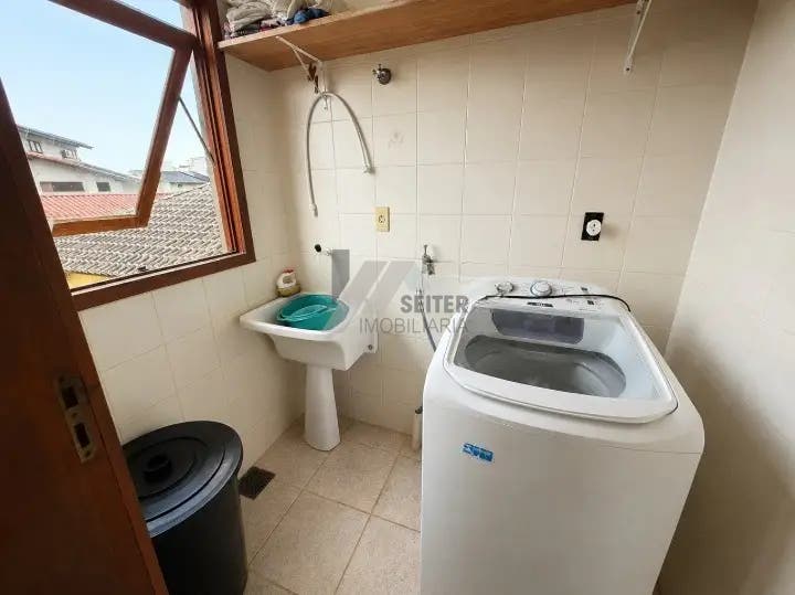 Casa de 5 Quartos no Itacorubi