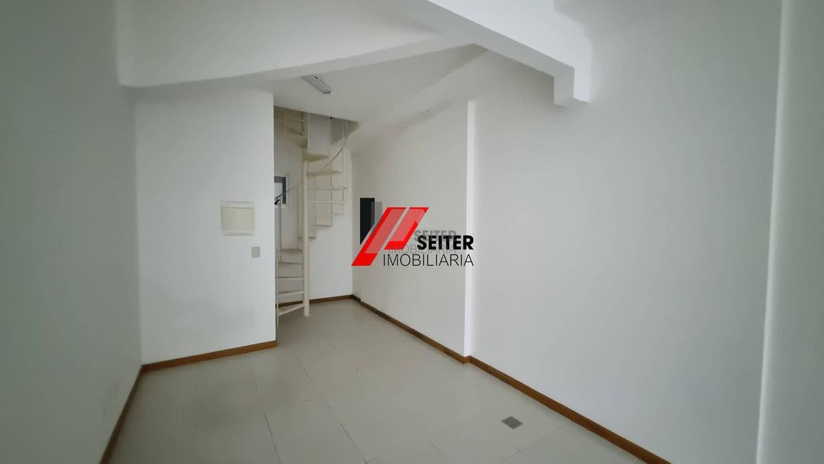 Loja/sala comercial à venda em Edifício comercial no Centro de Florianópolis