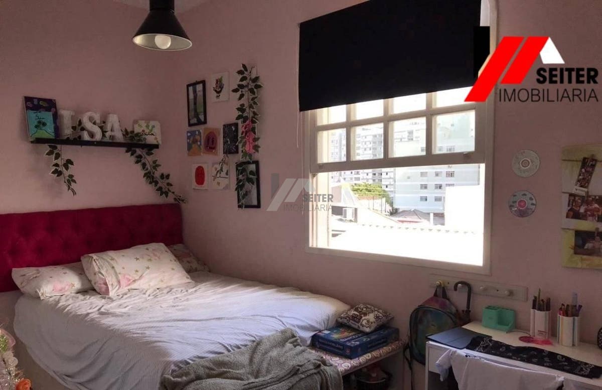 Casa a venda de 4 dormitórios no Centro de Florianópolis