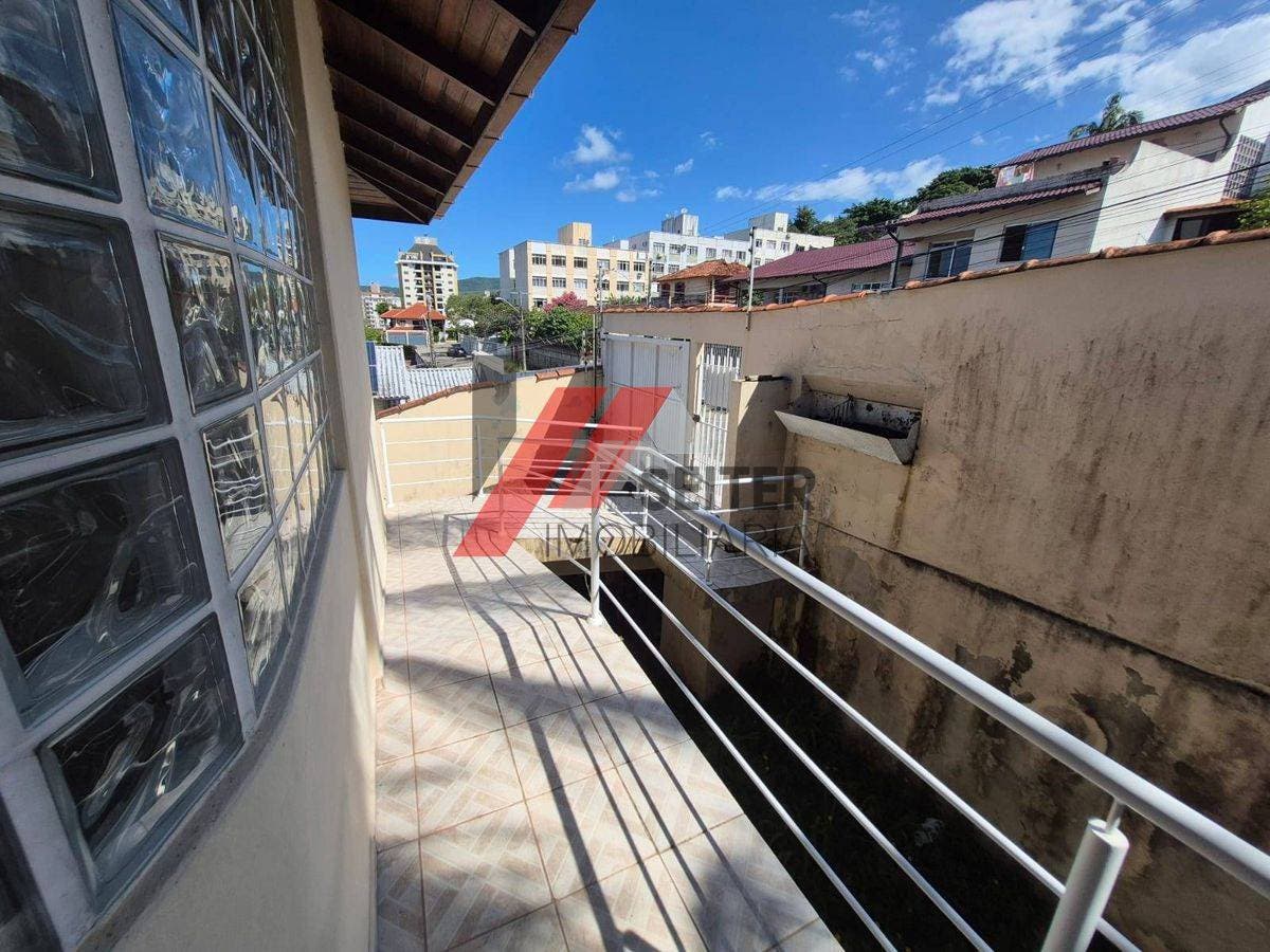Casa a venda na Trindade com 5 dormitórios Florianópolis
